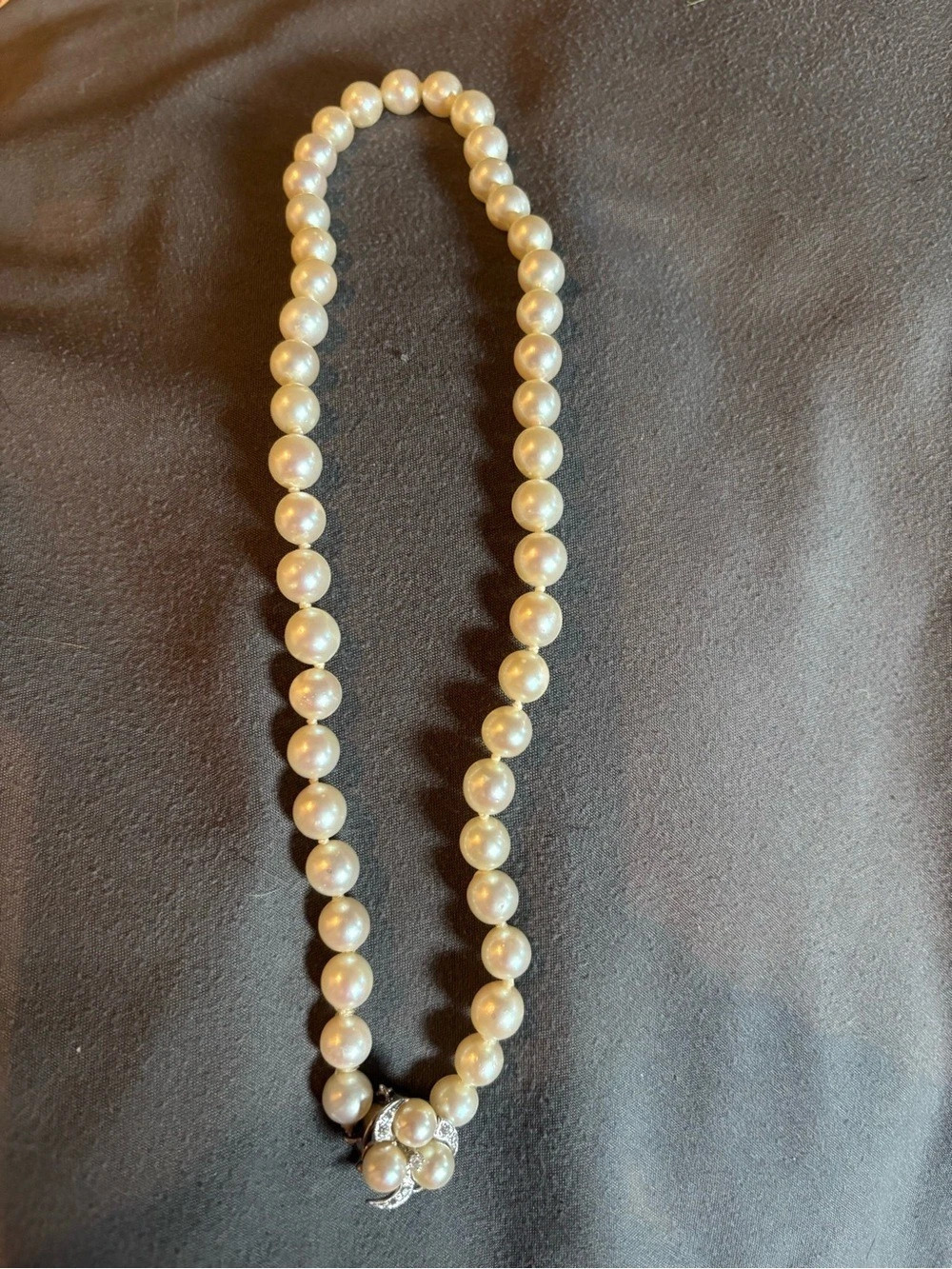 Pearl Strand Necklace in White & Gold